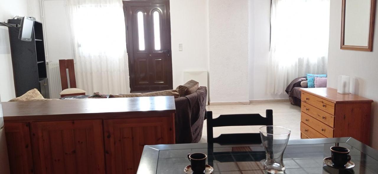 Ευρύχωρο Και Άνετο Διαμέρισμα Στην Ιτέα Joanna'S Apartment Kirra ภายนอก รูปภาพ