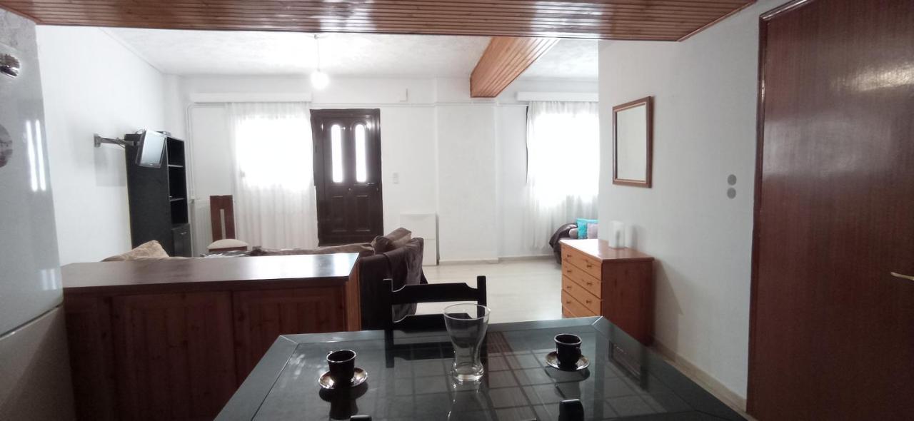 Ευρύχωρο Και Άνετο Διαμέρισμα Στην Ιτέα Joanna'S Apartment Kirra ภายนอก รูปภาพ