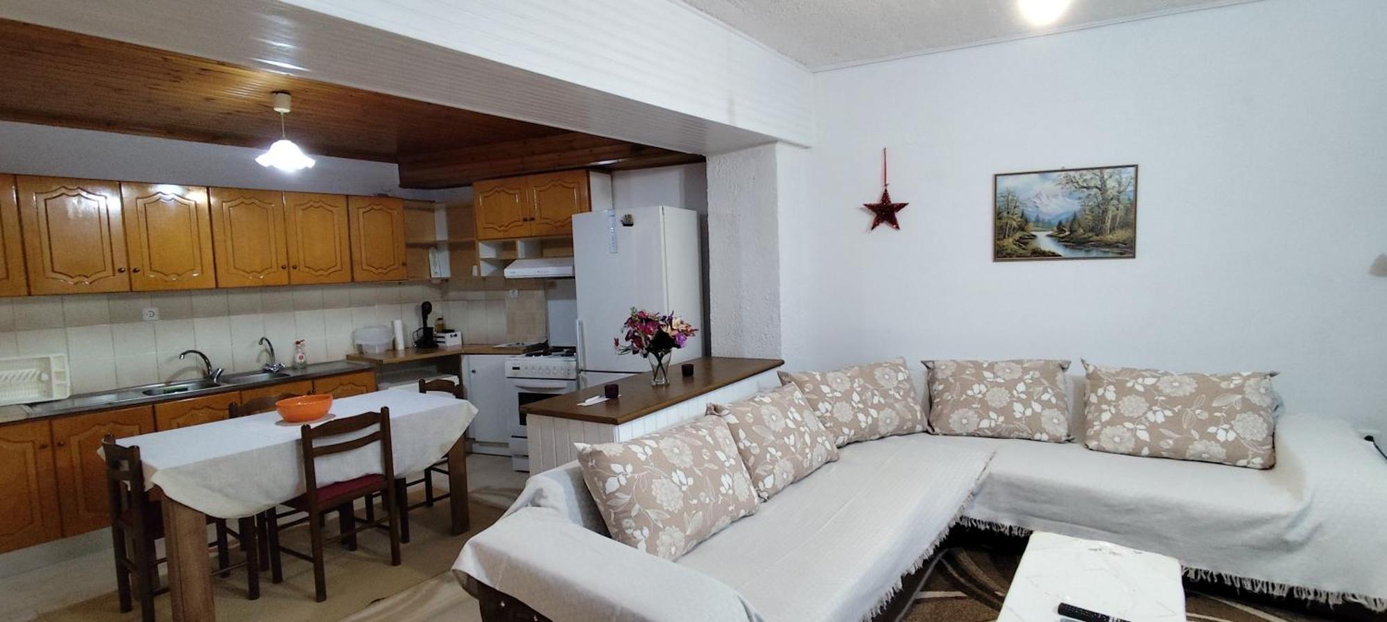 Ευρύχωρο Και Άνετο Διαμέρισμα Στην Ιτέα Joanna'S Apartment Kirra ภายนอก รูปภาพ