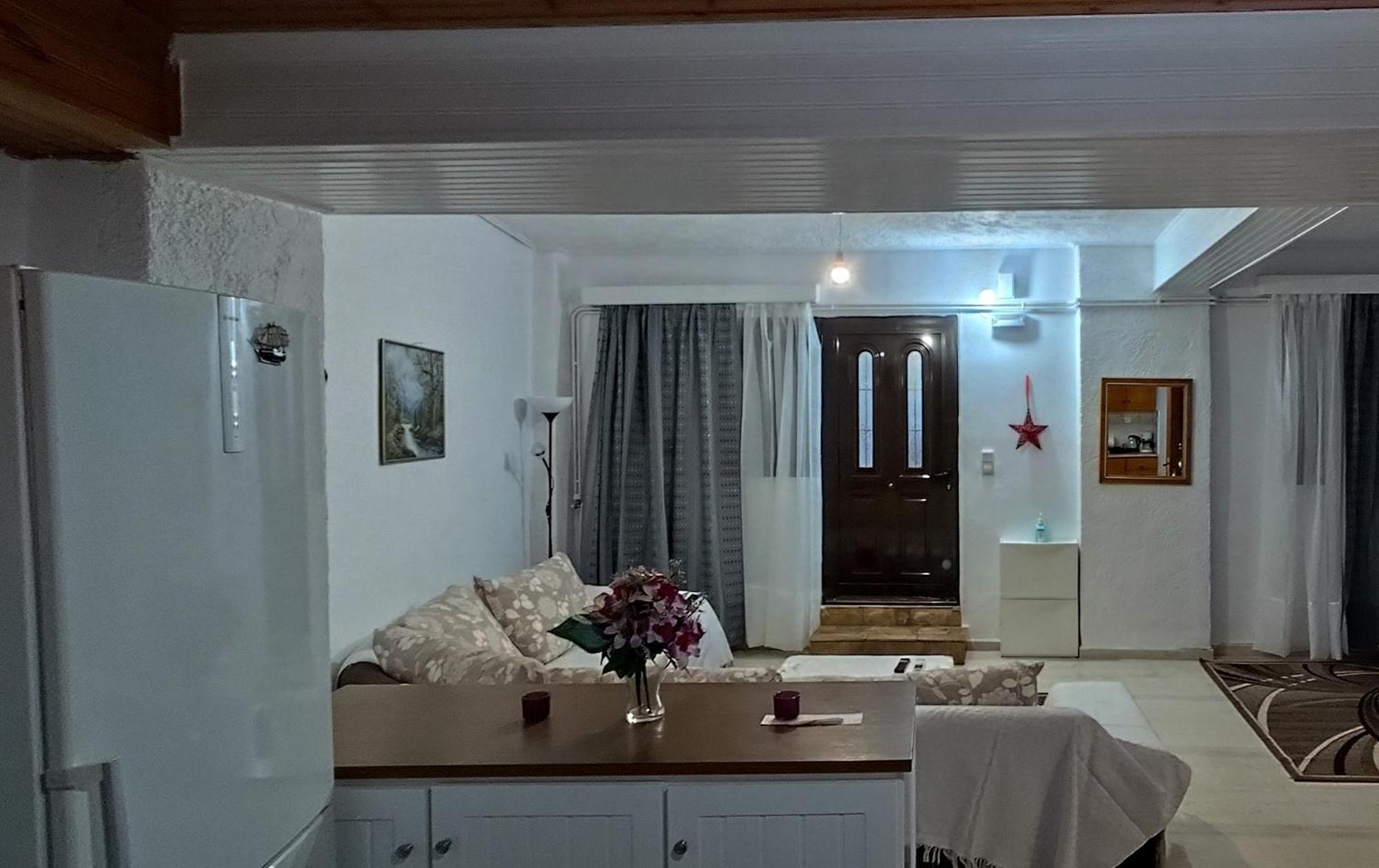 Ευρύχωρο Και Άνετο Διαμέρισμα Στην Ιτέα Joanna'S Apartment Kirra ภายนอก รูปภาพ