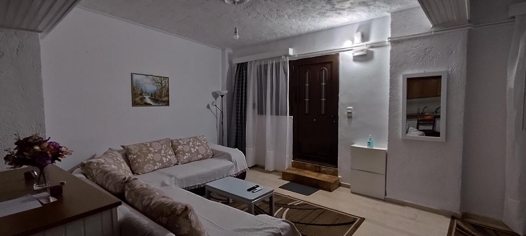 Ευρύχωρο Και Άνετο Διαμέρισμα Στην Ιτέα Joanna'S Apartment Kirra ภายนอก รูปภาพ