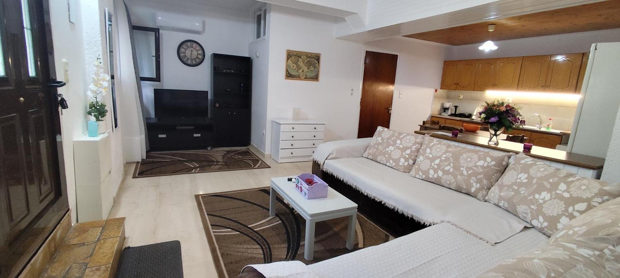 Ευρύχωρο Και Άνετο Διαμέρισμα Στην Ιτέα Joanna'S Apartment Kirra ภายนอก รูปภาพ